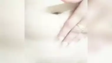 Classy Indian MILF with body of a porn star poses naked on camera