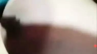 Beautiful lips Bengali girl showing boobs and pussy