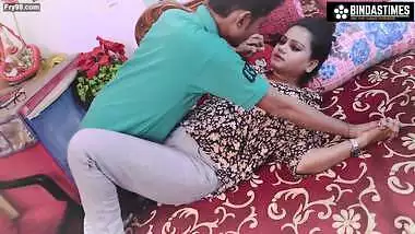 SUDENT’S STEP FATHER REAL ANAL FUCK WITH HOT LADY TEACHER DESI VIDEO ( HINDI AUDIO )