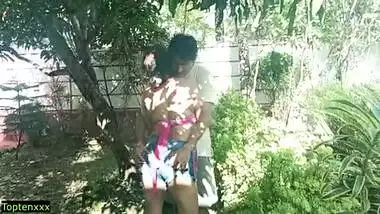 Indian hot milf Bhabhi outdoor sex! Hot pussyfucking sex with hindi audio