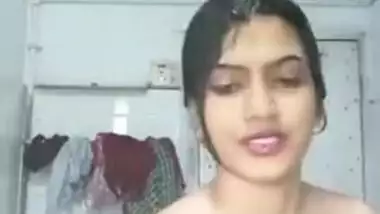 Desi lovely lets her boyfriend film porn video where she washes body