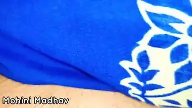 Indian guy drills wife's Desi pussy before leaving cum on XXX bush