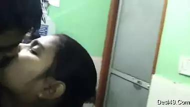 Man kisses his modest girlfriend in India filming them on XXX camera