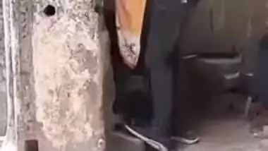 Voyeur records Desi hottie sucking boyfriend's XXX dick outdoors