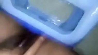 Desi girl has a sex XXX pussy to be masturbated and fingered in shower