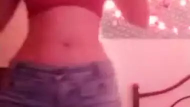 Desi love liked idea of performing XXX show on webcam with sex toy