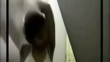 Indian Aunty on Cam Chat Removing Saree Jacket and Bra Showing Shaggy Boobs