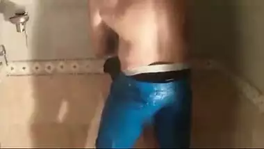 Indian scandal MMS of Zoya Rathore do shower sex with her lover