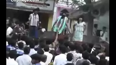 Local Indian girls from Andhra Pradesh dancing vulgar on stage video
