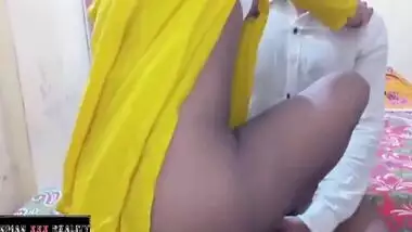 Desi Bhabhi In Jija Ne Wife Ke Jane Ke Bad Apni Hot Sali Ko Khub Choda Room