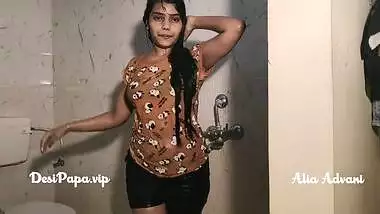 Indian College Girl Alia Advani In Shower With Indian Aunty And Indian Bhabhi