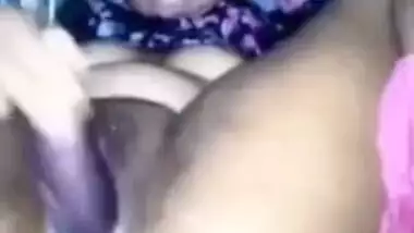 Hardcore Desi XXX masturbation with veggies of Bangla village slut