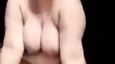 Big ass desi nude milf enjoys exposing her body