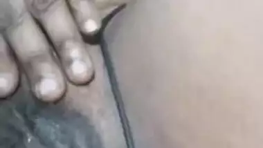 Mature whore with glasses fingers her Desi XXX snatch for solo movie