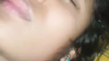 Desi closing eyes and accepting porn video