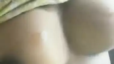 Horny Desi guy worships girlfriend's huge XXX knockers in the car