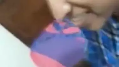 Skinny Desi girlfriend gets her XXX hairy pussy fucked by her boyfriend MMS