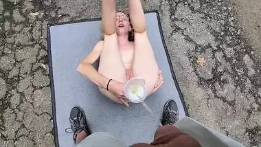 The Hot And Beautiful OnlyFans and Twitter Slut Sarah Evans Funnels Piss into Her Ass. Fucking Hot