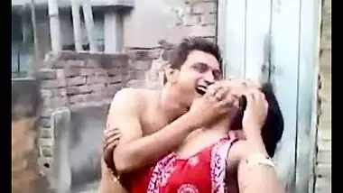Indian bhabhi outdoor romance with devar recorded by cuckold hubby