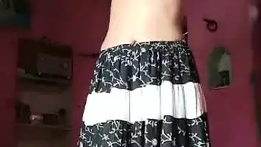 Cute Punjabi girl showing boobs pussy