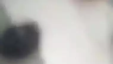 Desi selfie video of cute Lankan chick posing topless for XXX show