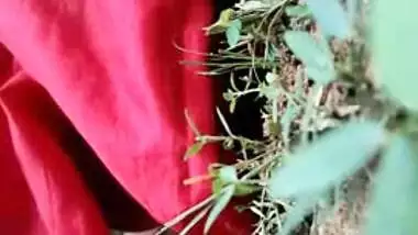 Wicked Desi lovely is fucked by XXX partner on the green grass MMS