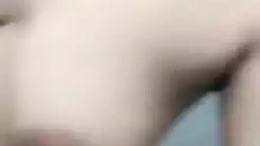 Chunky Pakistani wife makes XXX video of her nude body for Desi BF