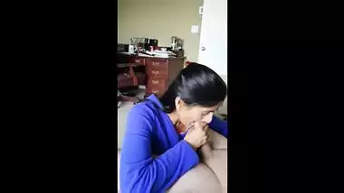 Cock hungry Indian woman in blue outfit pampers tenant with oral sex