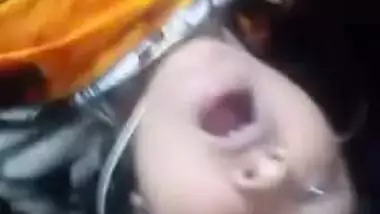 Kissable young woman pulls sari up and leaks natural tits in sex video