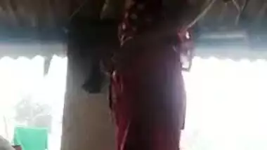 Hot MMS clip of slim Desi babe stripping to demonstrate her XXX body