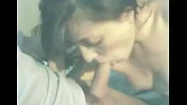 Indian sex blog presents hot blowjob scene of desi girl with neighbor