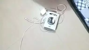 Maa Bra Or Panty Me Ghar Ki Safai Karti Hui Bete Ke Samne. Big Ass In Red Panty