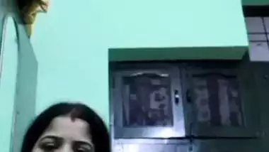 Milky boobs unsatisfied bhabhi viral nude show