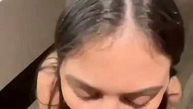 Celebrity hairdresser sucks actor’s dick in blowjob MMS