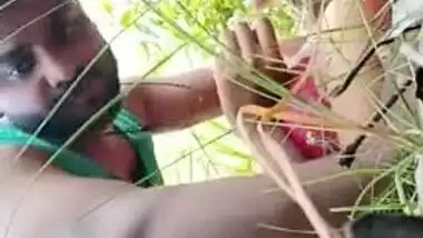 Man penetrates Desi woman and films XXX video for his MMS viewers