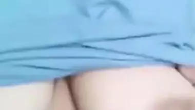 Today Exclusive- Sexy Desi Girl Showing Her Boobs And Pussy On Video Call