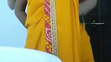 Erotic Desi chick allows boyfriend to hug her and feel up XXX body