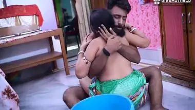 Desi Kamwali Bai Ko Makan Malik Ne Khub Ghapa Ghap Choda ( Hindi Audio )