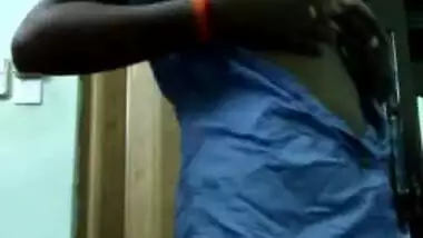 Guy has XXX chance to see favorite Desi love naked tipping for stripping
