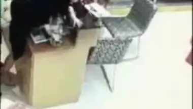 Spy cam caught lewd Desi boss fuck saleswoman in exchange for clothes