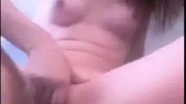 Solo sex clip of young Desi teen who actively fingers own XXX muff