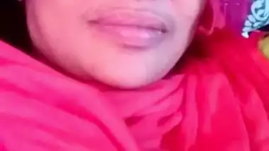 Bangladeshi bhabhi showing ass and fingering pussy