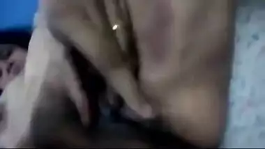 Mature Andhra aunty records solo sex tape to tease hubby