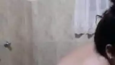 Today Exclusive- Hot Look Sri Lankan Girl Record Her Nude Bathing Selfie Part 5