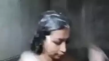 After party Desi whore comes home and goes to the impromptu shower