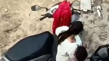 Man pays a whore and fucks outdoors in Indian xxx MMS