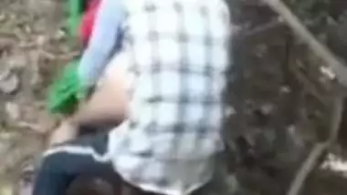 Scandal XXX mms! Desi village aunty fuck with lover outdoor and caught