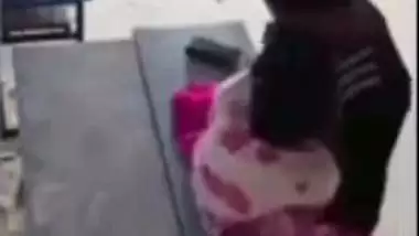 College hottie fucked by her school teacher to give her a better grade, Desi mms scandal