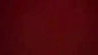 Camera captures Desi wife who shows off naked XXX body parts to lover