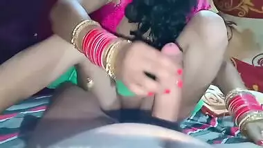 Pussy of the Desi XXX actress deserves to be brought to orgasm